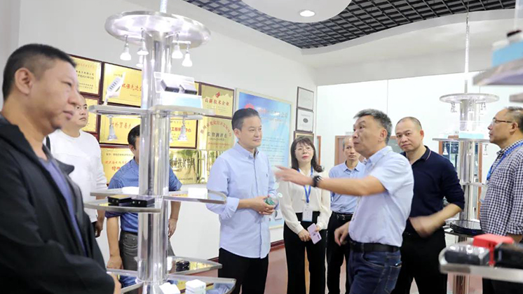 市政協(xié)副主席、九三學社郴州市委主委潘執(zhí)坤一行調(diào)研炬神電子